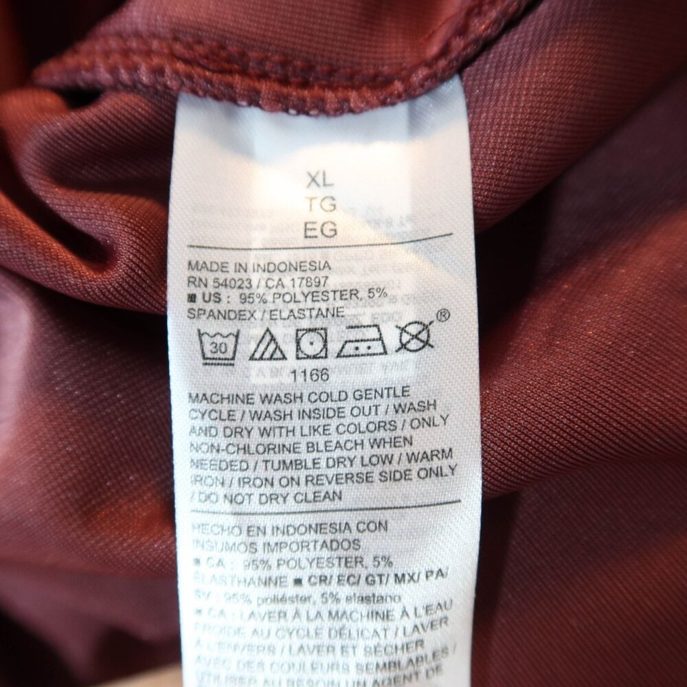 OLD NAVY Burgundy Velvet The Cropped Shirt Button Up Size XL NWT Holiday Festive - Picture 9 of 9